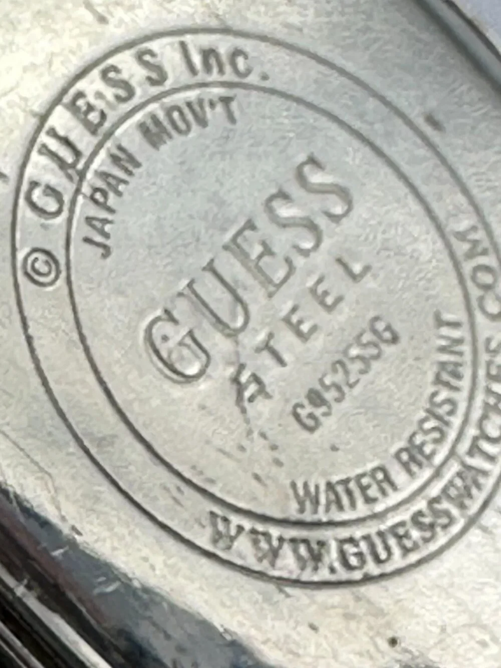 3/30 Guess Steel Watch Men Maroon Dial Barrel Case Water Resistant  7.25